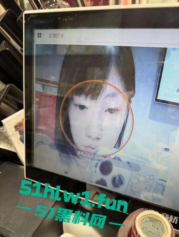 独家曝光!湖北19岁母狗【邵丽燏】库底咖啡营业员,在寝室给主人拍自慰视频做任务小处女被调教成骚母狗!-14