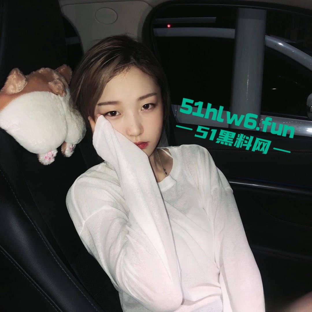 清纯颜值白富美【张欣玥】表面富家千金,背地里骚母狗一条给主人深喉吃屌淫靡喘息,大量不雅视图流出。-6