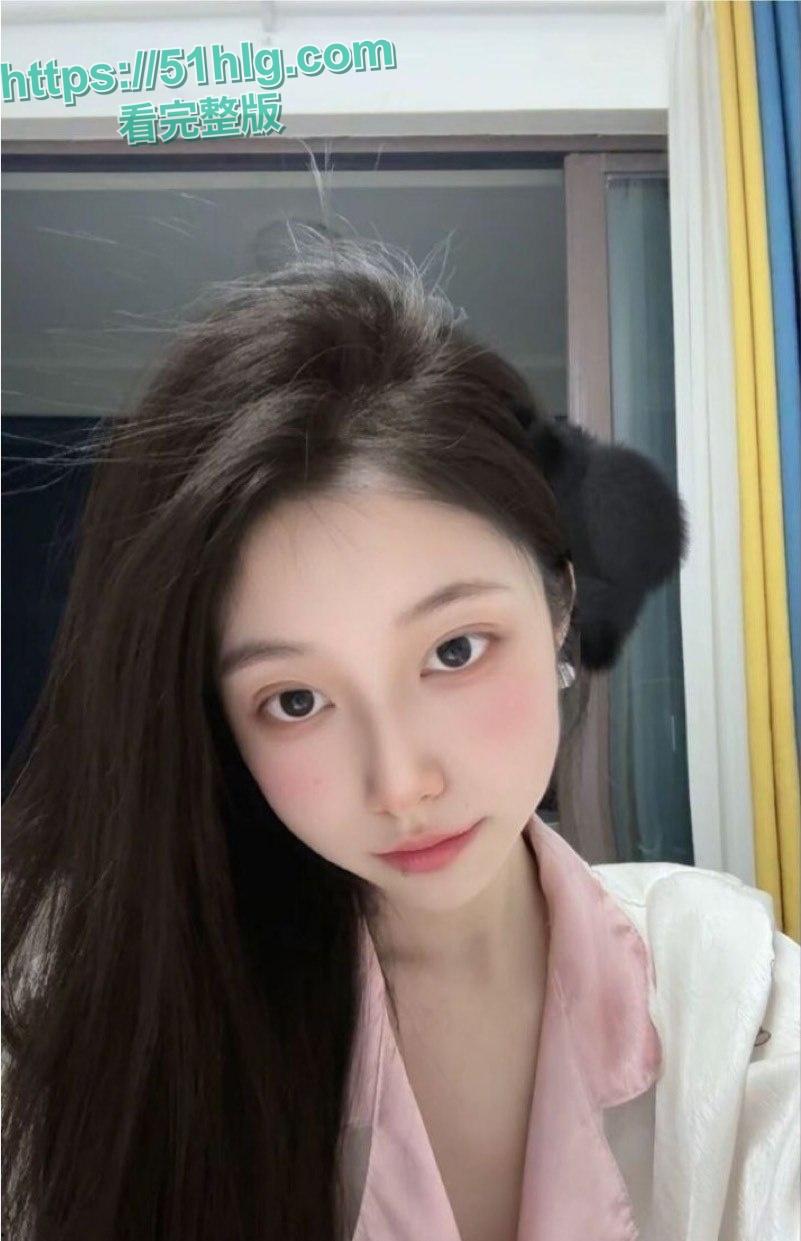 【长沙】医科大学大四学姐【徐雯雯】与男友分手被曝！极品身材人间尤物，嘴叼内裤淫骚自慰，娇喘呻吟无比诱人-2