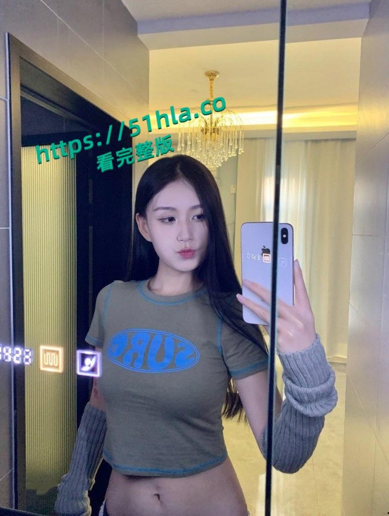 陕西西安极品舞蹈生惨遭分手后被渣男曝光，私拍深喉口爆一字马样样精通，完美露脸淫骚至极！-1