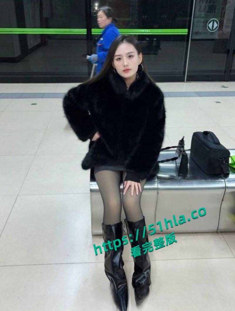 陕西西安极品舞蹈生惨遭分手后被渣男曝光，私拍深喉口爆一字马样样精通，完美露脸淫骚至极！-2