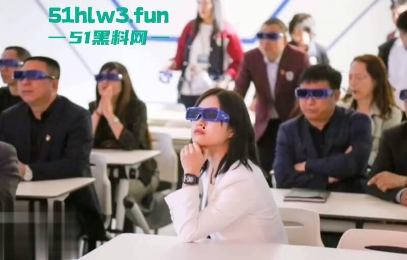 辽宁海城西柳中学优秀教师【任芷娴】被曝长期陪领导上床,老公不仅当绿帽还围观老婆被操多P内容炸裂。-2