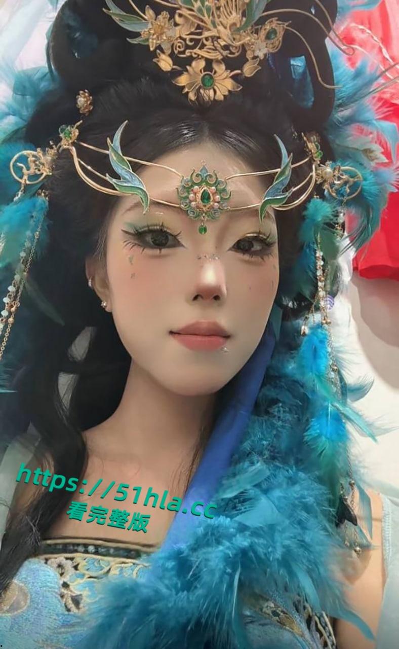 湖南软件技术职业技术大学【李思瑾】脚踏三只船翻车,网络聊骚约炮奔现男网友视频被曝光!-3