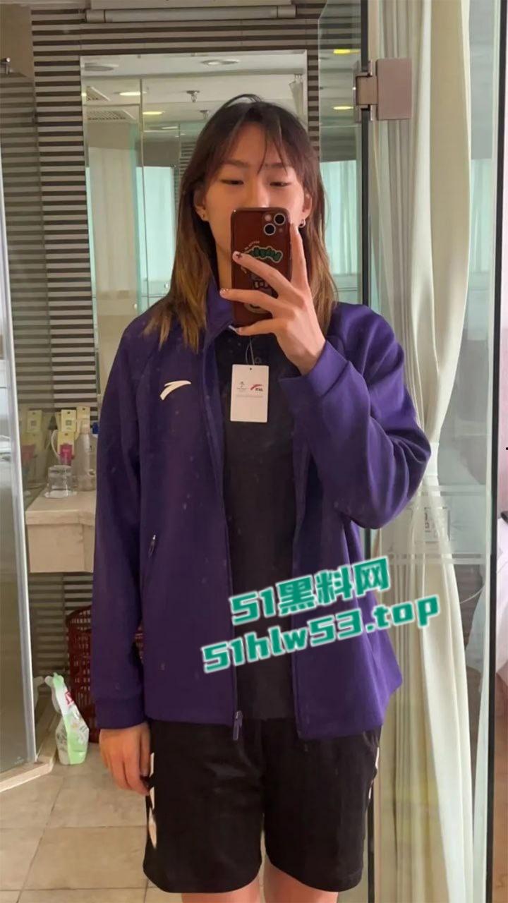 合肥师范学院手球队【李旗】酒店开房视频被炮友曝光,性感肥臀被抽打调教无套后入 !-4