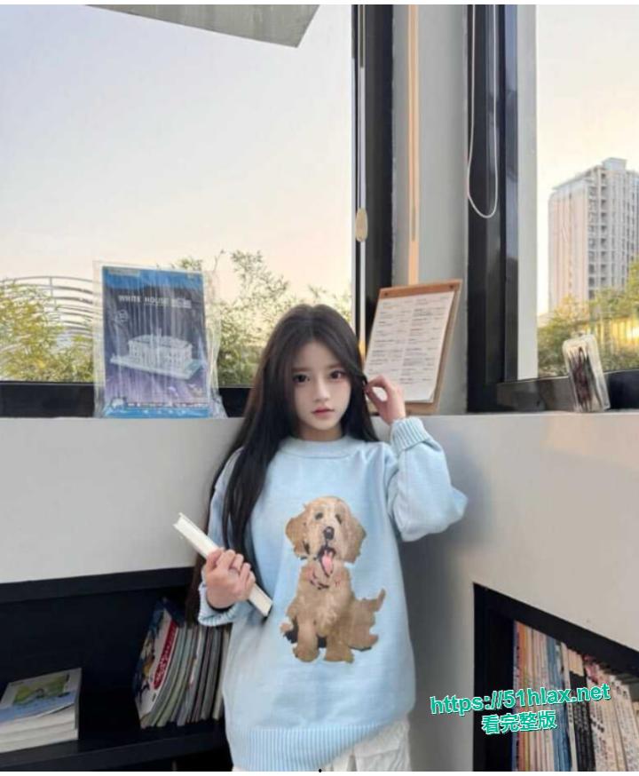 四川职业学院洪雯雯宿舍拉男友开干 上铺床板吱响喘息压不住 毫不避讳下铺室友-3