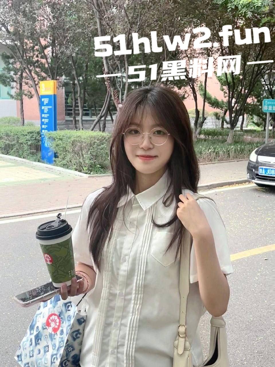 石家庄大一骚气满满的【郑洁】学妹,酒店被黄毛爆操,黄色小内裤惹人爱,一边打电话一边叫!-8