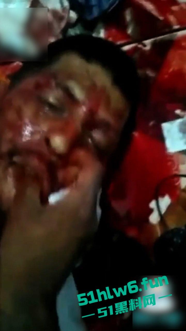 【血腥恐怖】印度三哥被妻子开膛破肚,男子为高种姓白人行为恶劣强奸妻子家人,终被妻子发现后杀害。-5