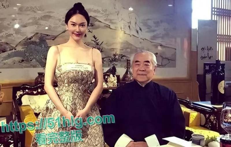 最强心机婊【徐萌】仅1年席卷书法界泰斗【范曾】数十亿字画古董,黑历史被扒出轨视频全网疯传!-8