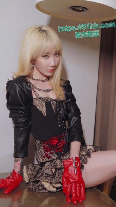 中国有嘻哈总导演【车澈】跌入桃花劫!与歌手【乃万】激吻、搂抱、开房做爱曝丑闻!诚挚道歉却难掩罪行-13