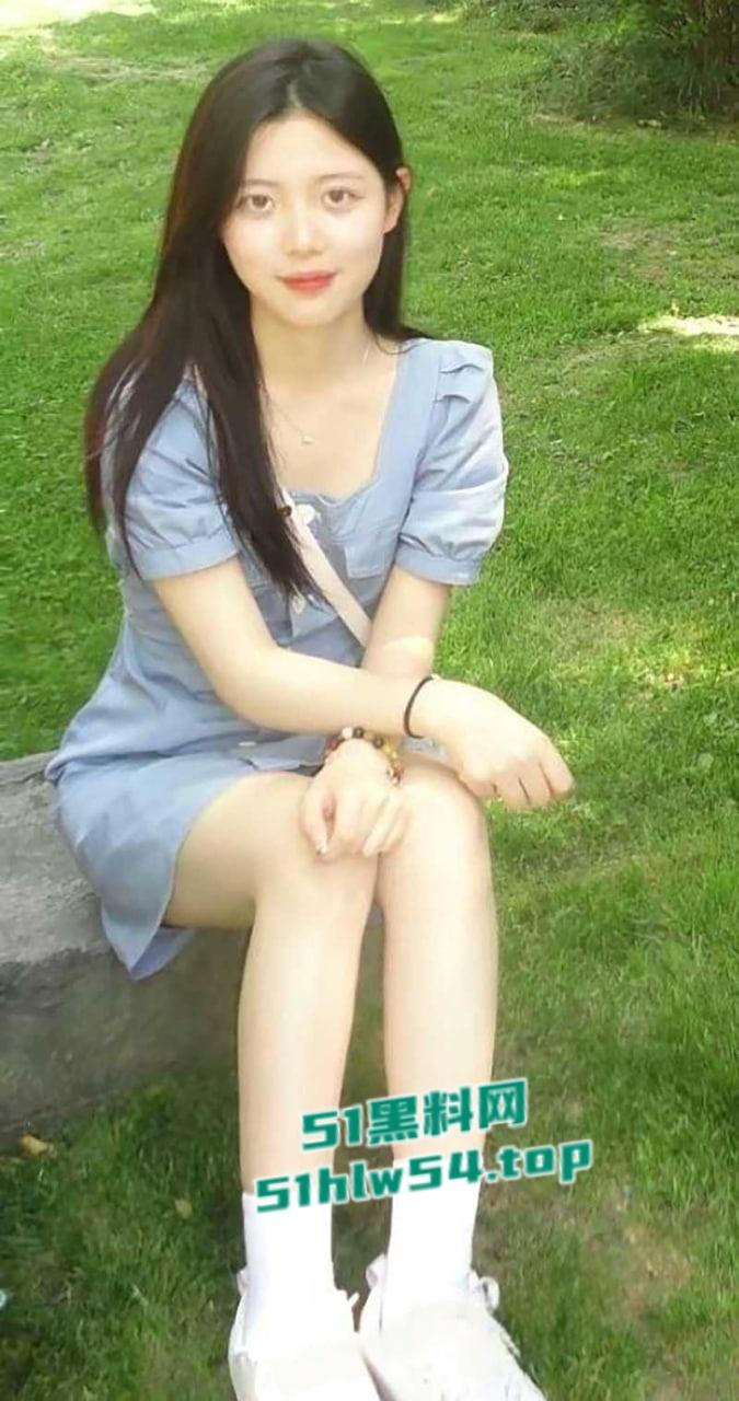 西安清纯学生妹【王思涵】被男友调教做爱视频曝光,完美露脸表情既享受又风骚!-7