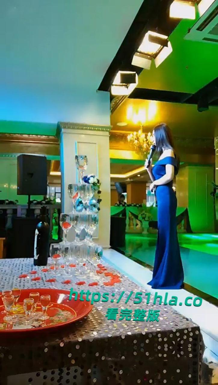 主持专业大三学生妹【桑桑】兼职带着跳蛋主持婚礼直播,金主远程操作跳蛋,边主持边高潮震撼全场!-6