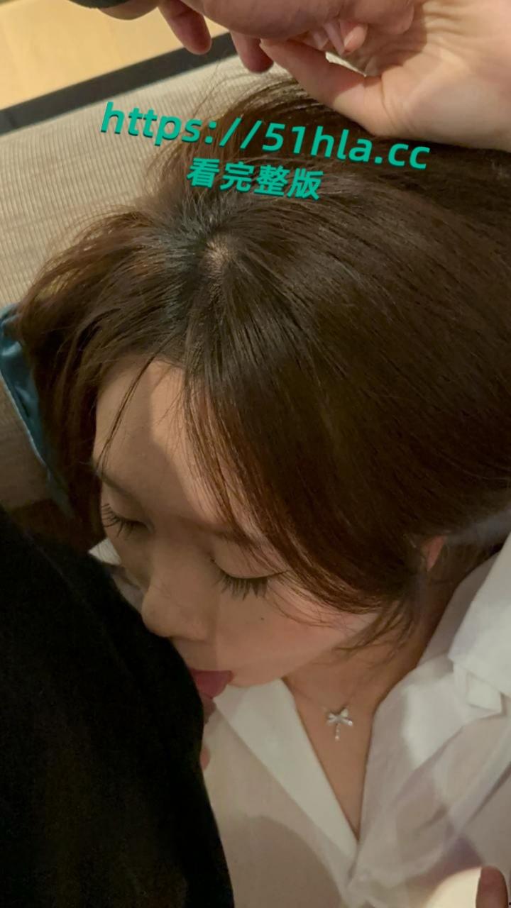 00后风骚幼师性爱日记，每天约不同的男人打炮，骚穴被轮奸到合都合不拢！-16