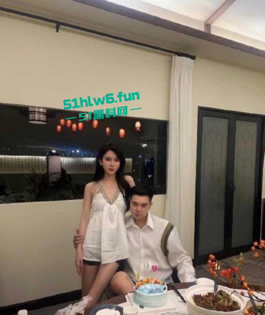 广西柳州舔狗王为坐台小姐【覃海美】花18W以为遇到了真爱 女友不仅有性病还过打胎 男友曝光渣女性爱视频！-11