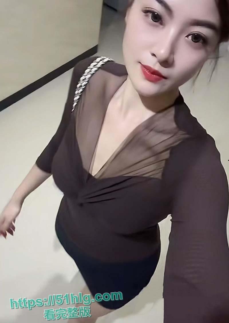 【广州】小少妇【李美君】遭绿帽癖老公背叛,被迫沦为兄弟们的玩物,骚穴淫水狂喷,堪比AV大片-2