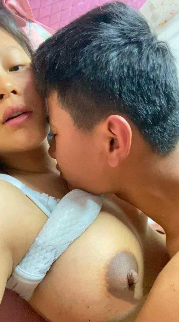 安徽人妻张芸琪与老公自拍做爱泄密流出 硕大的奶子 潮湿的嫩穴 两人真是瘾大 怀孕期间甜蜜啪啪真是恩爱会玩-9