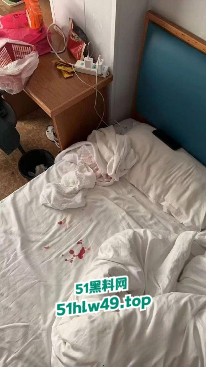 苏州科技大学【馨馨】04年极品女大学生,勤工俭学化身成金主母狗,聊天记录和做爱视频被曝光。-11