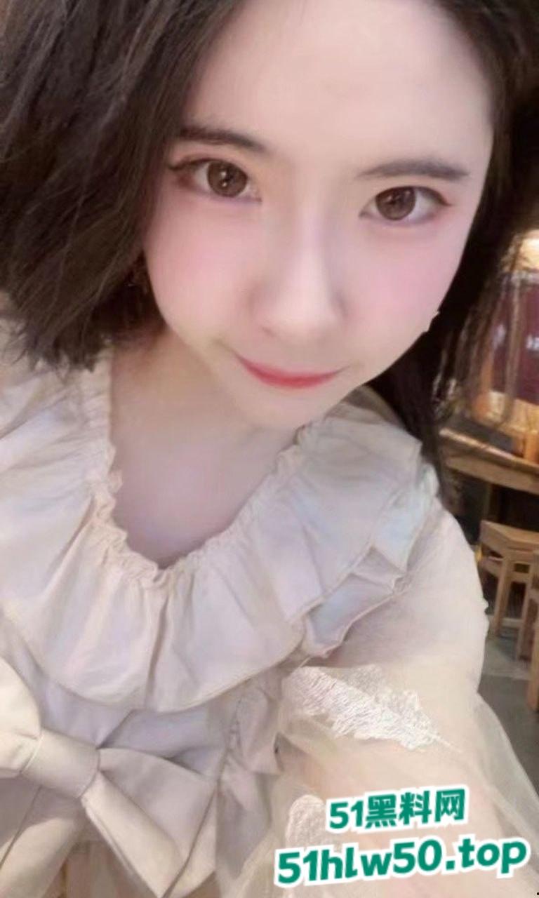 撸点爆满的【沪上十三姨】高冷艳气质美女,开档黑丝大尺度显得巨反差!-5