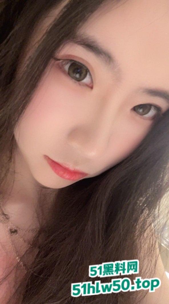 撸点爆满的【沪上十三姨】高冷艳气质美女,开档黑丝大尺度显得巨反差!-8