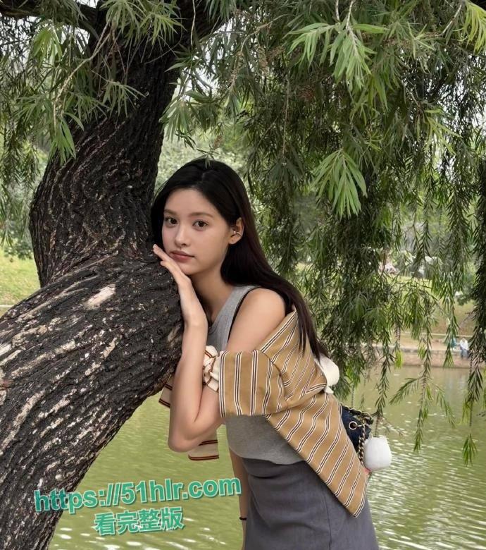 顶级明星【黄景瑜】的性病丑闻炸毁娱乐圈!与女星【张艺上】做爱视频流出,前妻【王雨馨】8年网络敲击彻底撕开渣男真面目-28