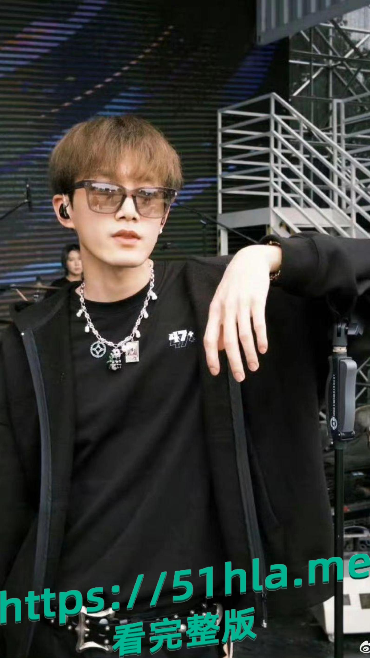 必看大瓜!一首《美美桑内》冲上热搜的沈佳润和范世琦不雅视频流出,据说两人早就同居了!-7