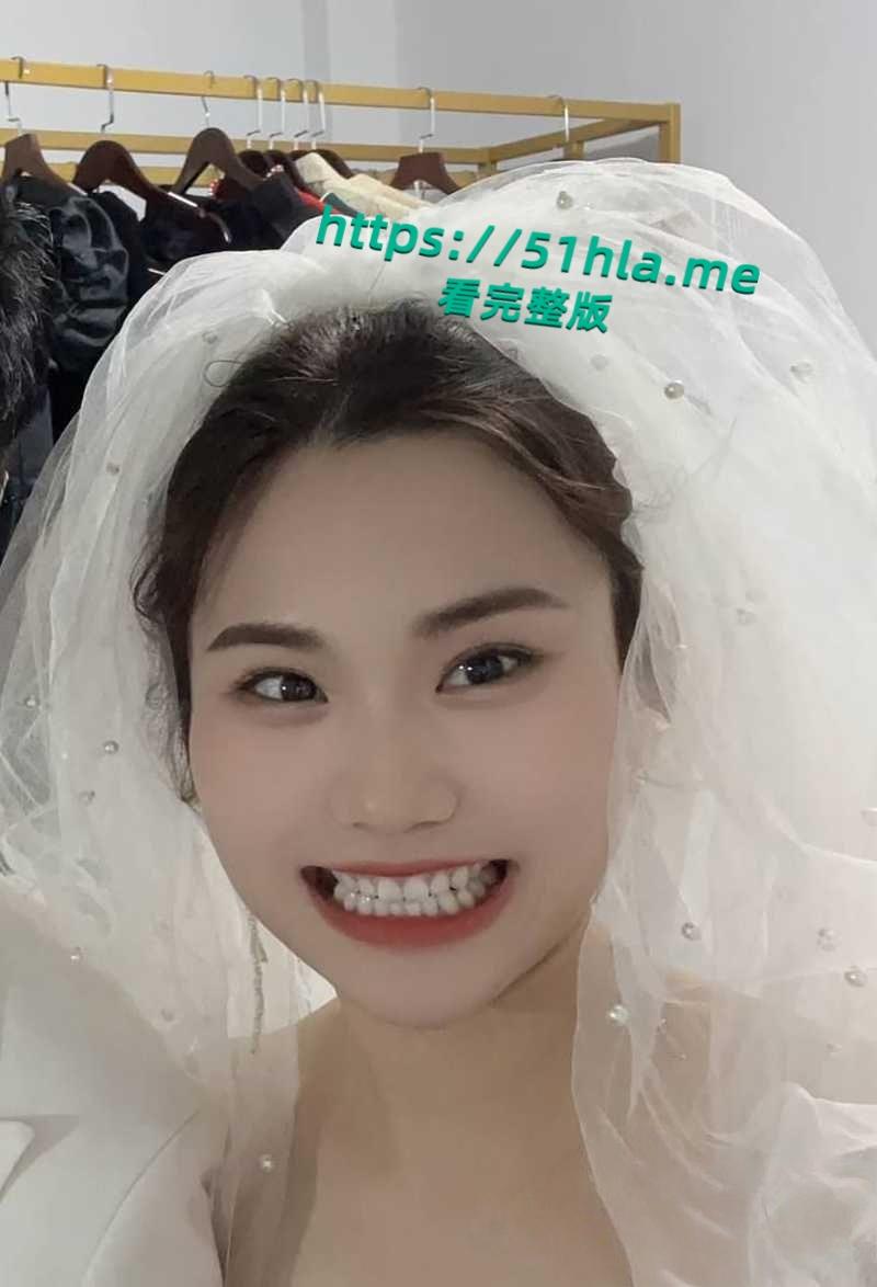 山东枣庄新婚夫妇酒店性爱私拍泄密,98年骚妻露脸激情口交,穿开档黑丝撅蜜桃臀被后入猛操!-2