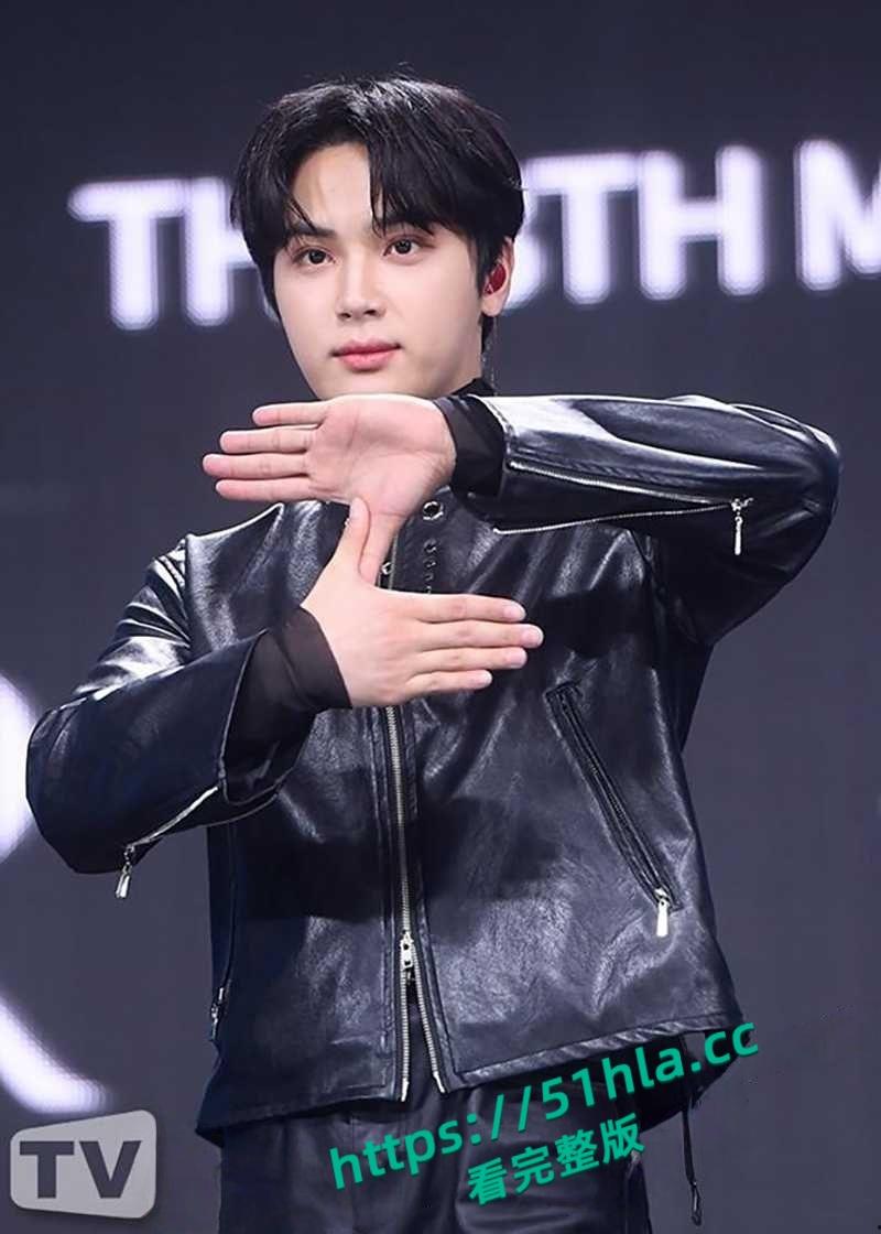 全网疯传韩国男团【周鹤年】买春丑闻，21万港元与AV女皇明日花绮罗4小时不限次数，不雅视频曝光后惨遭公司解约退团！-3