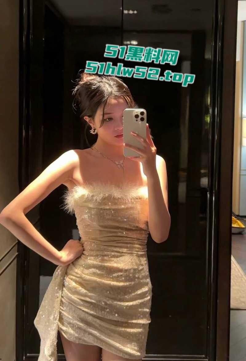 北京城市学院少女【王晗】性爱视频泄露,高颜值学生妹露脸口交,骑乘撸管还被颜射!-3