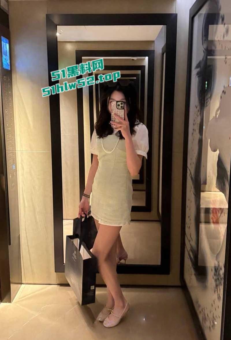 北京城市学院少女【王晗】性爱视频泄露,高颜值学生妹露脸口交,骑乘撸管还被颜射!-7