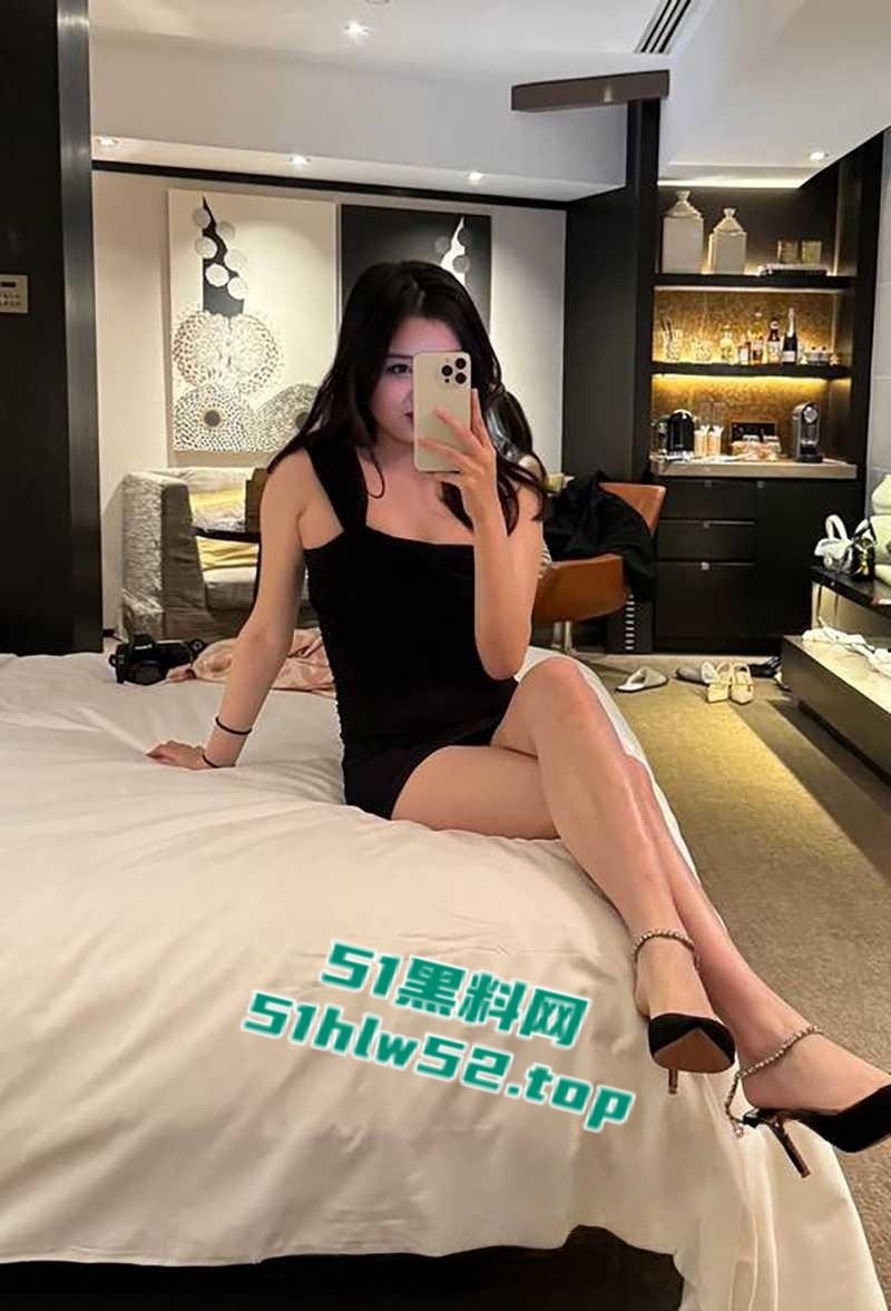 北京城市学院少女【王晗】性爱视频泄露,高颜值学生妹露脸口交,骑乘撸管还被颜射!-9