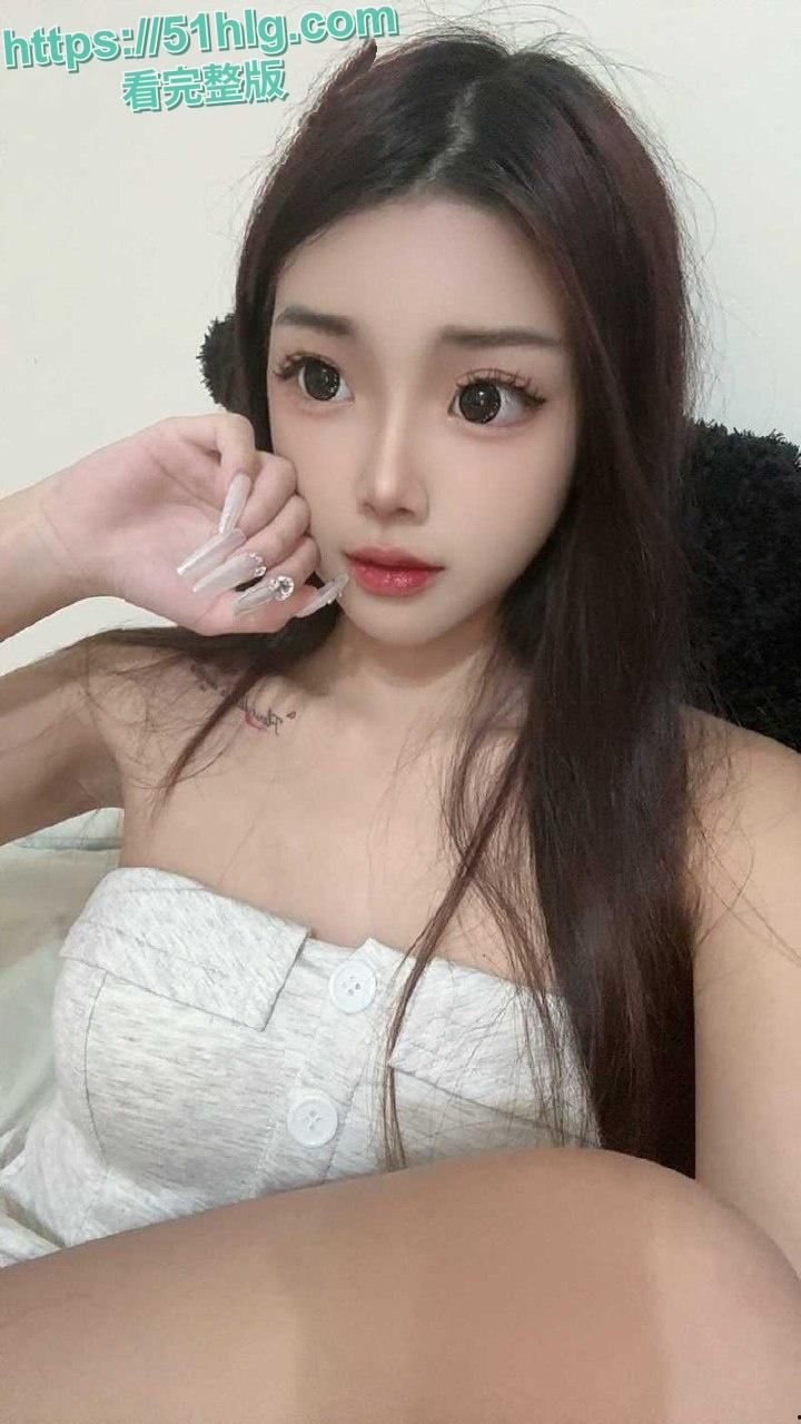 抖音网红【柠檬】性爱视频曝光!网友惊叹身材爆辣,前男友与好兄弟激情3P爆操,反差婊霸气回应自信美艳-6