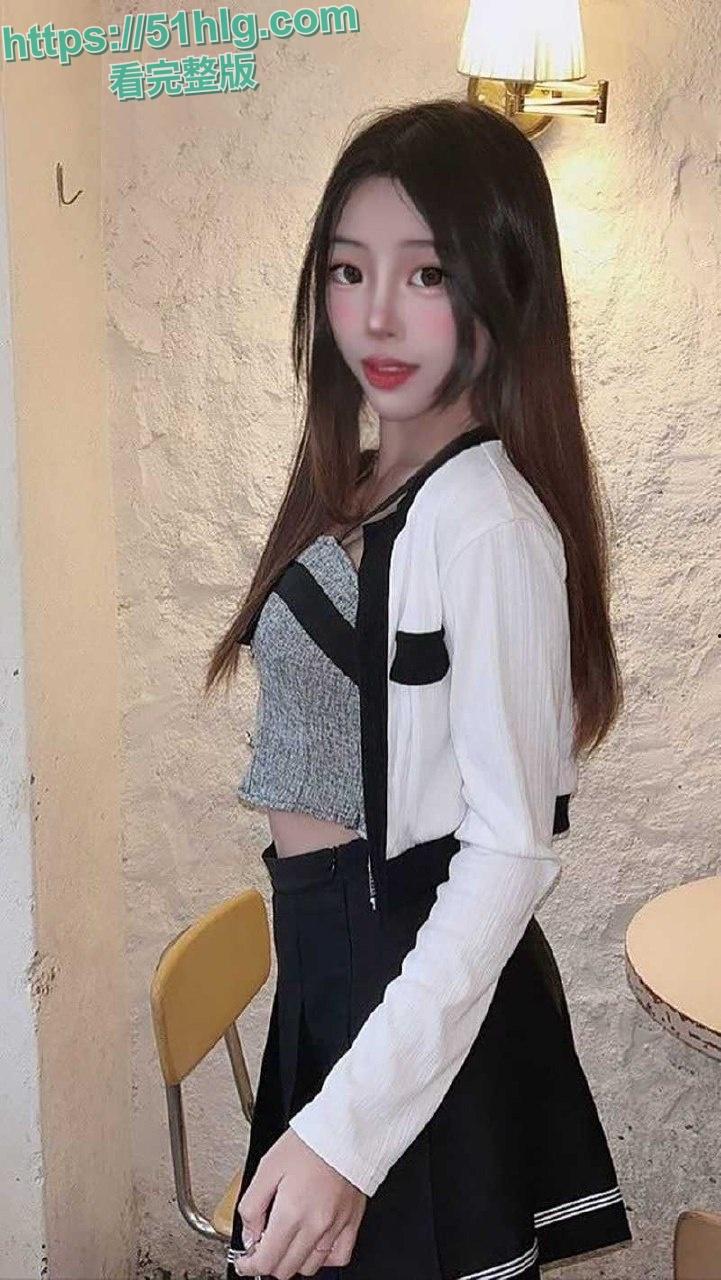 抖音网红【柠檬】性爱视频曝光!网友惊叹身材爆辣,前男友与好兄弟激情3P爆操,反差婊霸气回应自信美艳-11