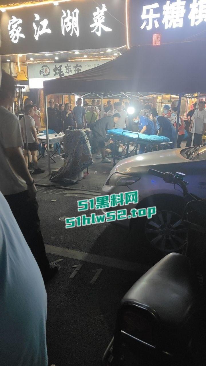 武汉硚口区突发枪击案,枪手连开五枪杀死两人,现场视频流出血腥慎点!-12