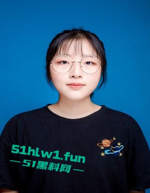 青海大学大一嫩妹【伍悦】露脸约炮视频被曝,粉嫩逼穴水润多汁,口交骑乘样样精通。-8