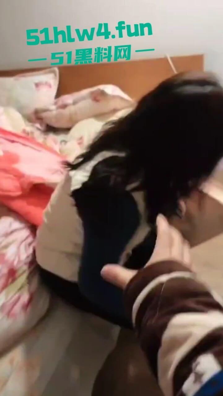 重庆沙坪坝区【杨芳仪】有俩孩的母狗骚逼,不上班在家玩王者荣耀,各种勾引撩骚出轨约炮被老公捉奸。-11