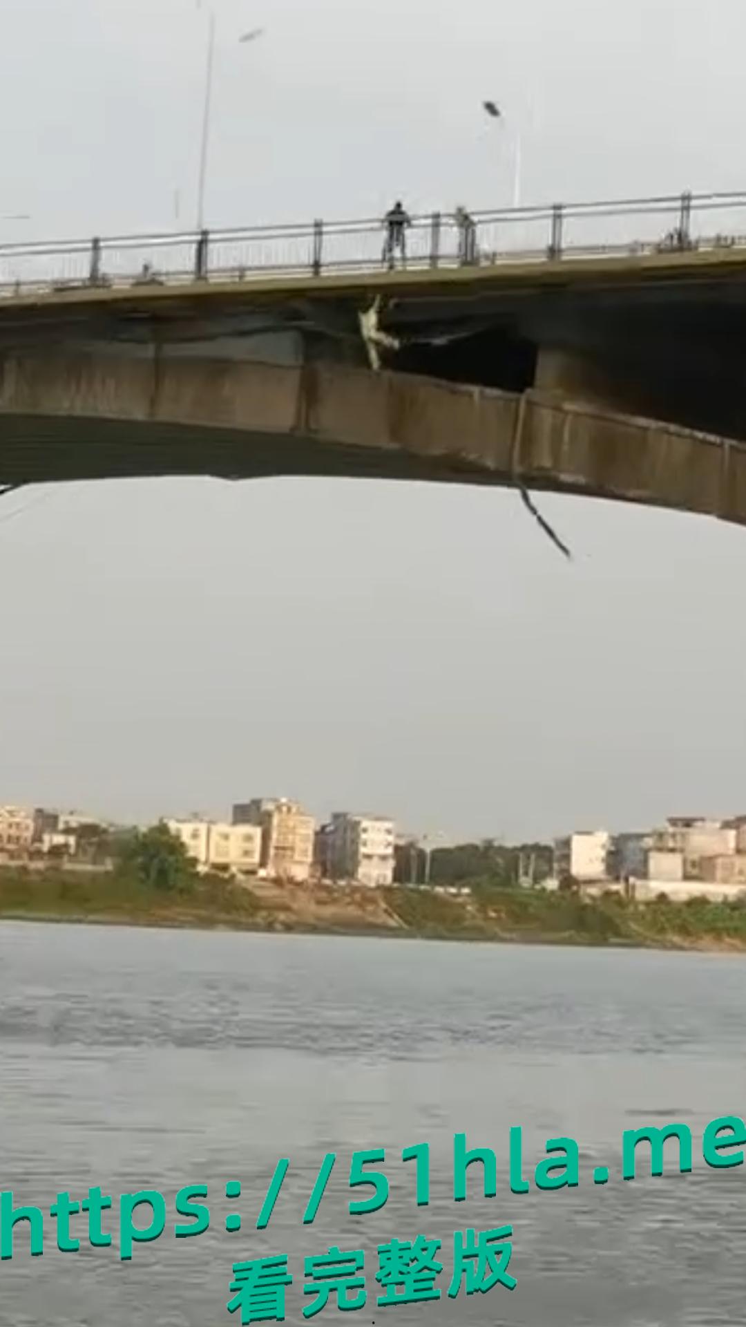 揪心！广西桂平师生恋大瓜再添细节：女生失联两天家人急发寻人启事，最终跳江，男老师忏悔难挽性命！​-8