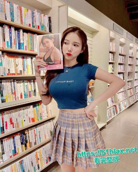 马来西亚DJ网红蓝星蕾聚会醉酒被同学下药迷奸全过程曝光 反差婊子被扒穴骚样私照流出让人看硬-6