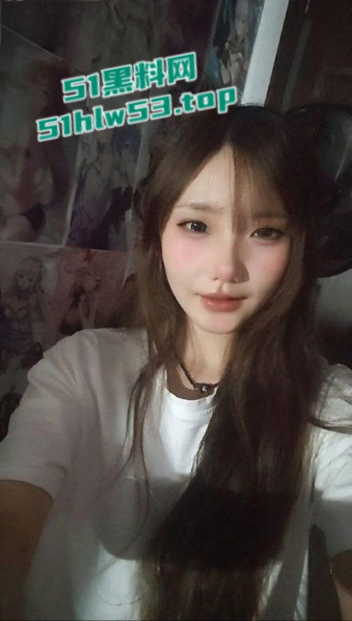 湖北咸宁崇阳县拜金女【徐然】背着男友出轨网恋奔现,惨遭假富二代爆操一顿后无情曝光!-1