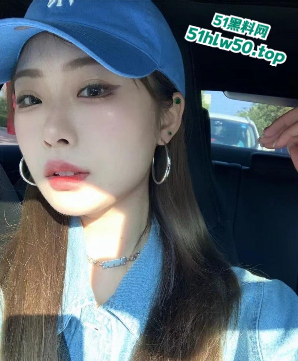 大连艺术学院反差女老师【周诗琦】妥妥肉便器，吞精内射母狗癖好属性全部集齐，前男友直接曝出狠料！-7