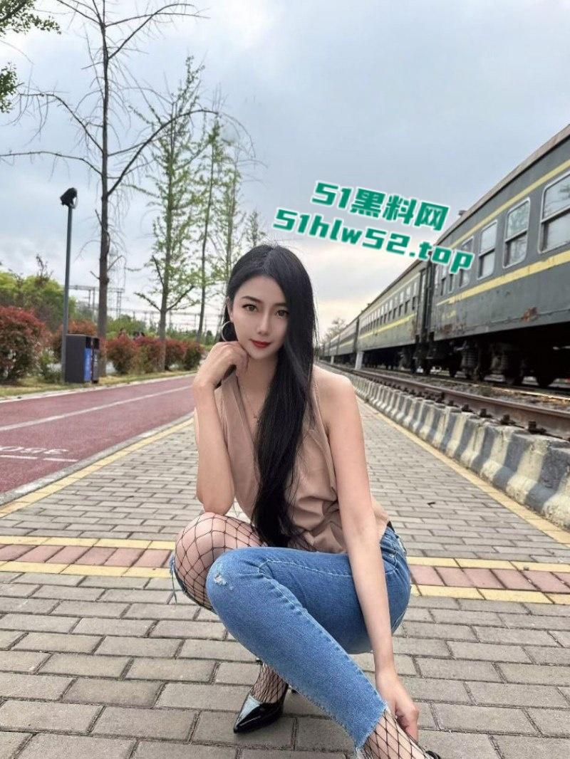 山东菏泽30岁少妇【刘宵雪】离婚后自甘堕落沦为骚鸡,出租屋惨遭金主束缚调教!-1