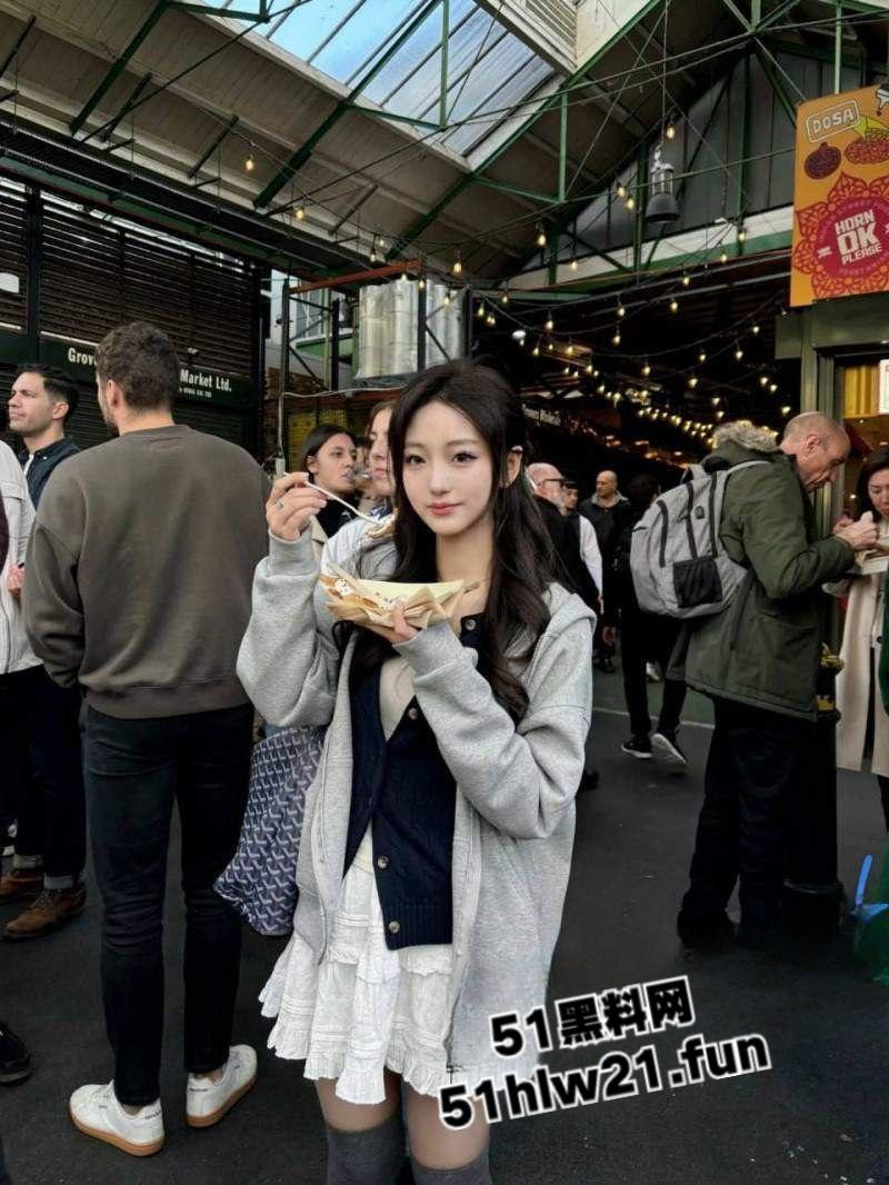 伦敦政治大学留学生【潘果果】心甘情愿做富二代母狗,各种调教抽打虐待无毛嫩穴,白富美小妞到国外就是浪逼。-2