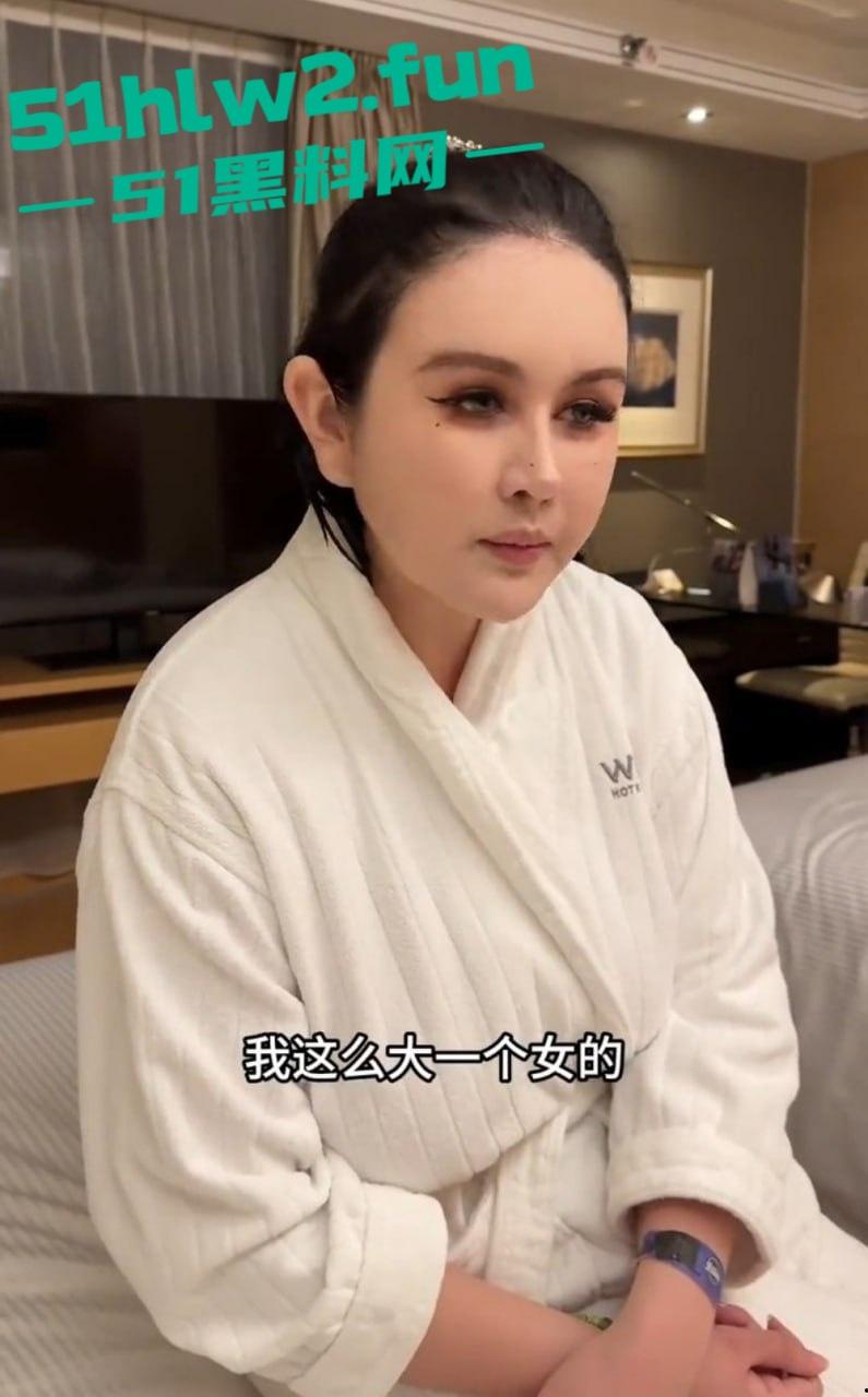 这痴汉是有多饿?虎式坦克酒吧被蹭屁眼?这1米81、160公斤的猛货直接揪痴汉找保安,哥们你是饿疯了吧?-6