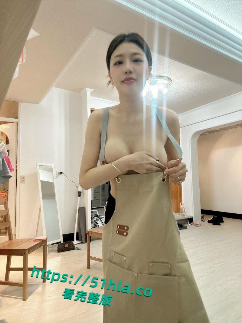 台湾平面模特御姐【强尼】转战性爱教学,超性感装讲解知识,丰满曲线和巨乳令人窒息!-1