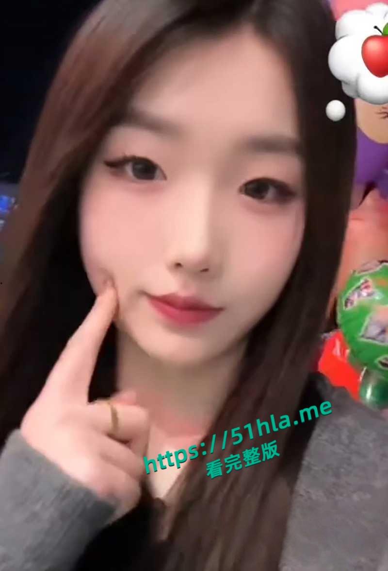 北京气质美女【刘媛媛】为钱甘当小三,露脸口交反差淫骚穿开档黑丝被金主爆操!-2