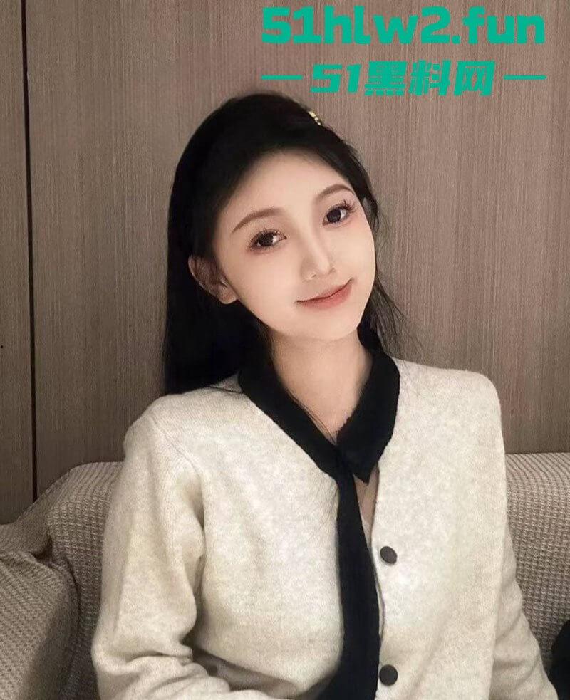 师范学院高冷校花【杨欣欣】私密约炮视频流出,清纯女神变身性爱尤物深情口交 内射全过程大尺度展示。-5