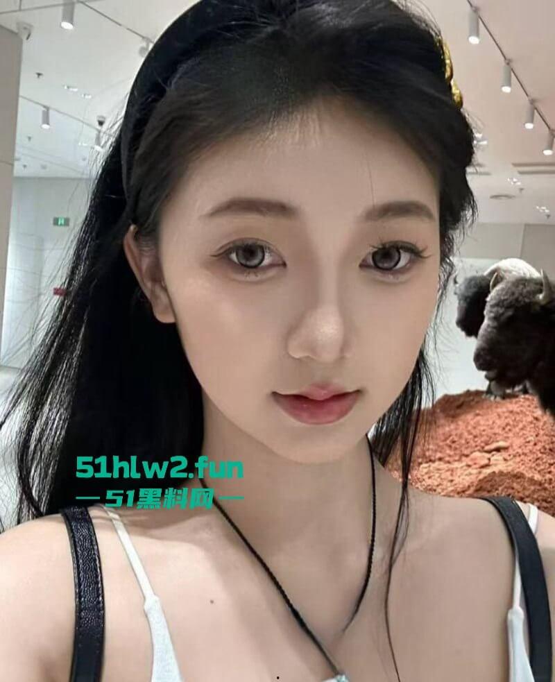 师范学院高冷校花【杨欣欣】私密约炮视频流出,清纯女神变身性爱尤物深情口交 内射全过程大尺度展示。-6