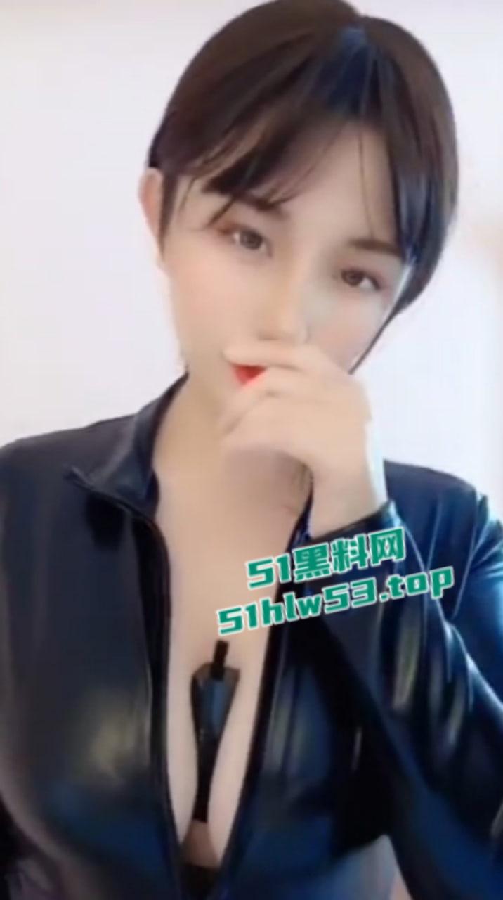 快手擦边女主播【晨曦兔子】订制皮衣自慰私拍,透明假屌剧烈插穴,紧致嫩鲍蜜汁横流!-2