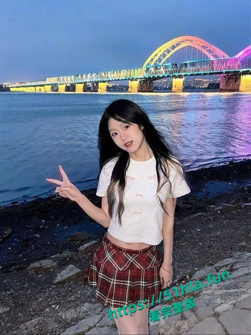 甘肃民族师范学院【陈美娇】回族学生妹调教视频流出,撒尿口爆群P玩弄后入爆操性感蜜臀!-1