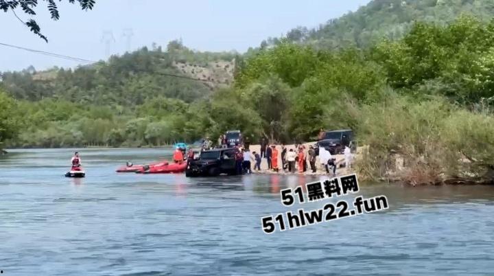 浙江台州装逼男开越野带俩美女护士,横跨溪滩被困致俩美女双双死亡,自己侥幸脱险无恙。-2