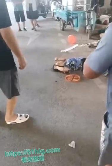 【郑州中牟新区】因抢摊位酿成惨案当场造成3人命丧当场 现场视频流出 场面血腥惨烈 事件引发全网热议-2