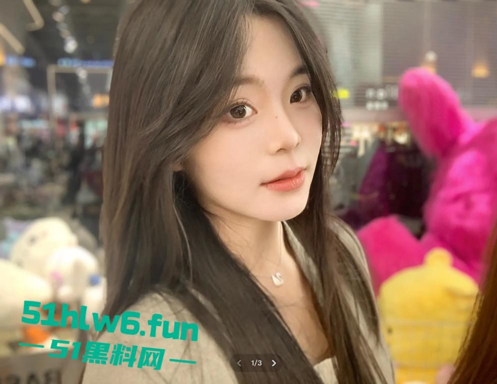 湖北文理学院大二系花【屈佳怡】绝美颜值性感尤物童颜巨乳,骚穴特写自慰视频流出!-2